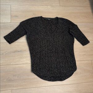 Express Women's Black V-Neck Sweater